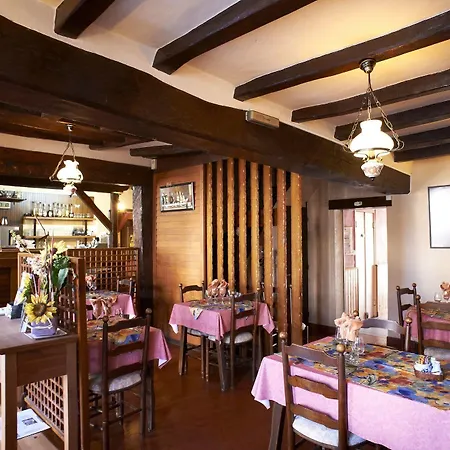 Le Lion D'or Hotel Vezins